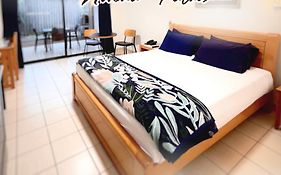 Novena Palms Motel